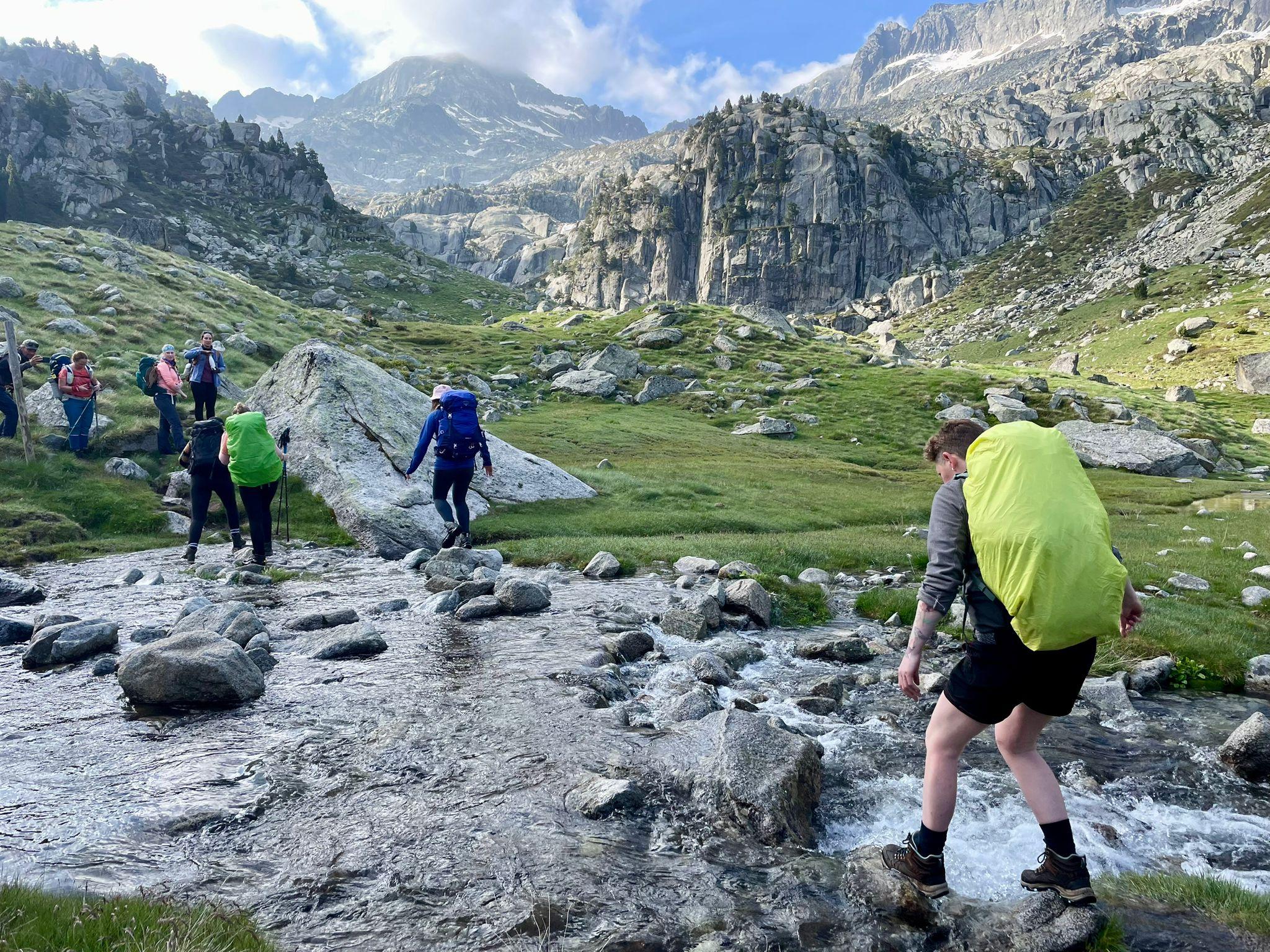 confidence outdoors course hiking